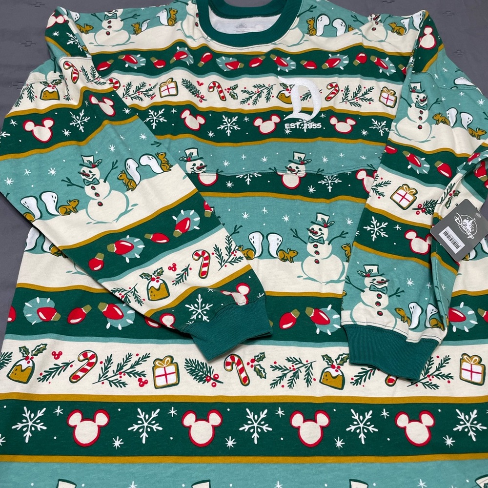 Disneyland Resort Christmas sweatshirt size L